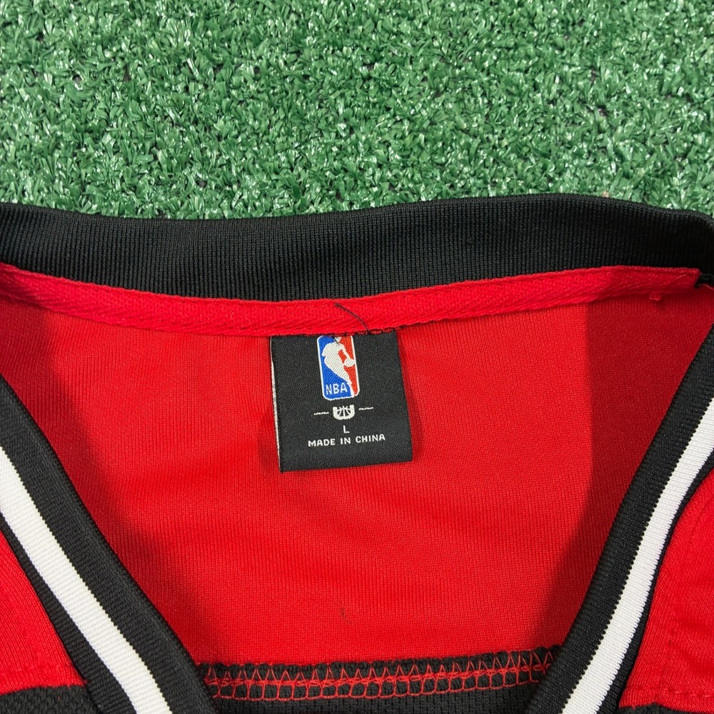 Y2K NBA Chicago Bulls Embroidered Hockey Jersey - Picture 4 of 6